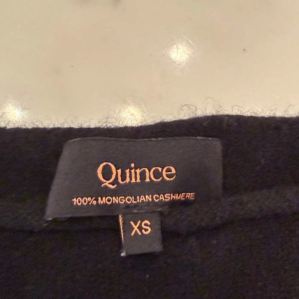 Quince Cashmere Classic Black Women's Sweater - Picture 2 of 3